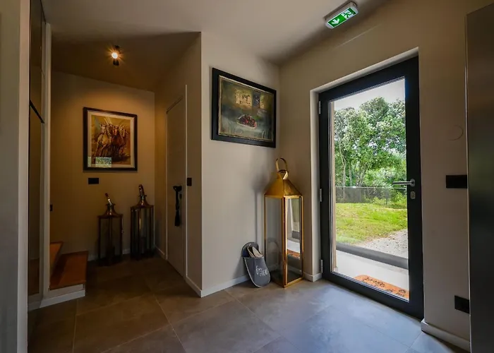 Radiant And Secluded Villa With Pool - Three Bedroom Villa With Pool