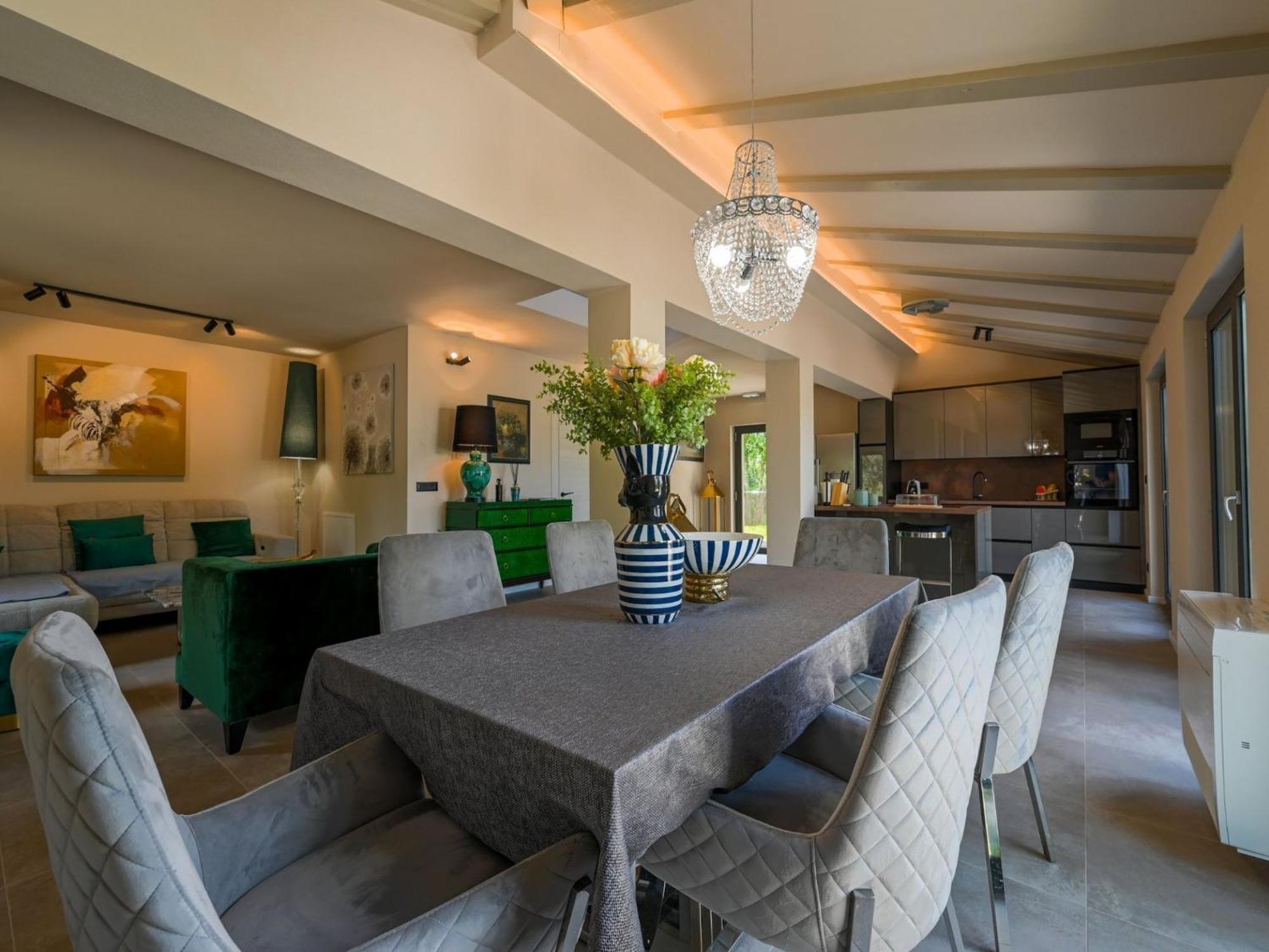 Vila Radiant And Secluded With Pool - Three Bedroom With Pool *