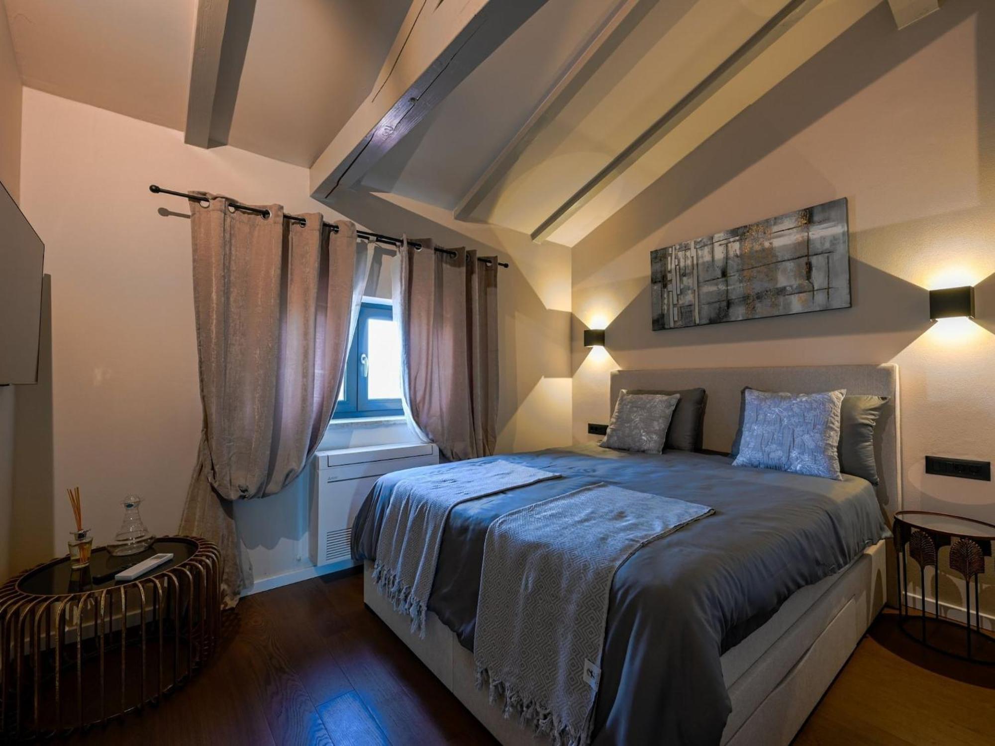 Radiant And Secluded With Pool - Three Bedroom With Pool Vila