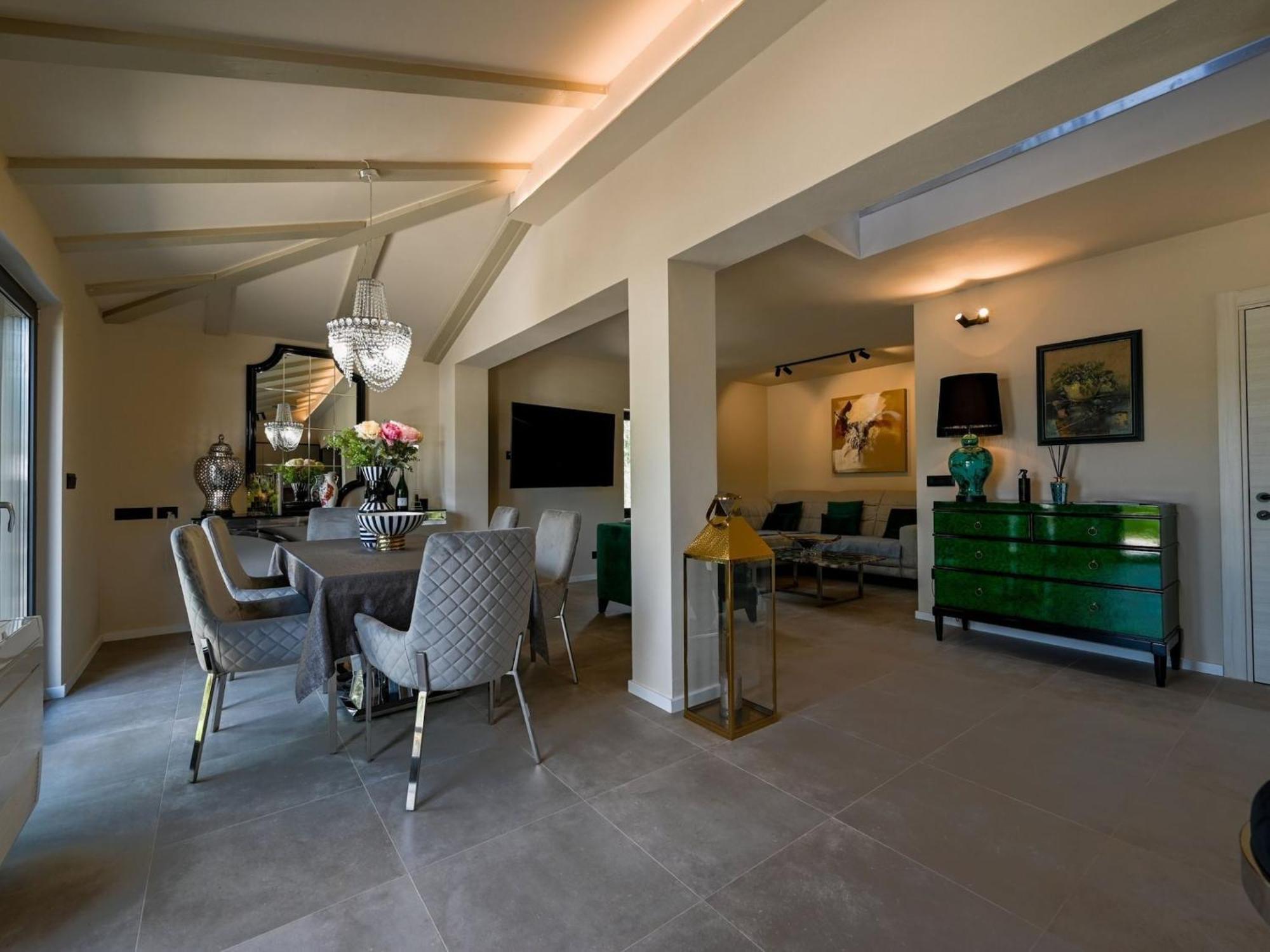 Radiant And Secluded With Pool - Three Bedroom With Pool Vila Rovinj